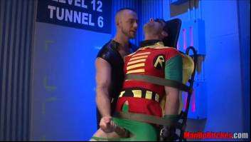 Robin gets edged and a. by Jessie Colter